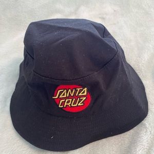 Santa Cruz bucket hat!